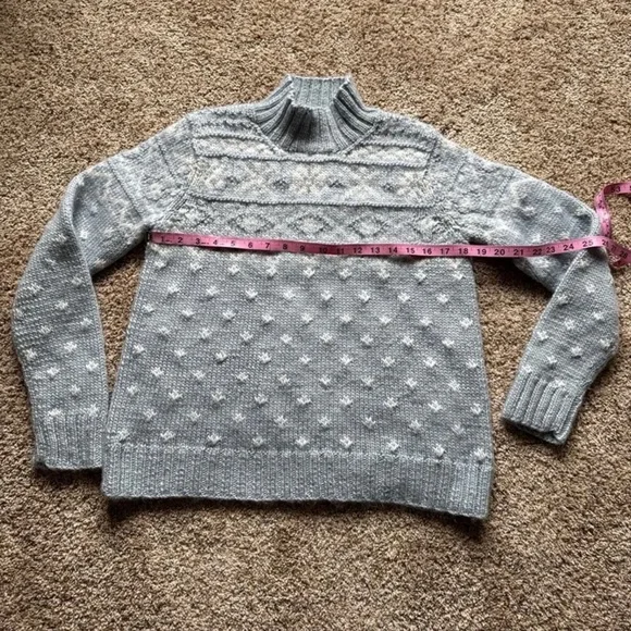 Ralph Lauren Exclusive Hand Knit Wool Blend Northern Lights
Sweater
Size Small - Picture 9 of 12